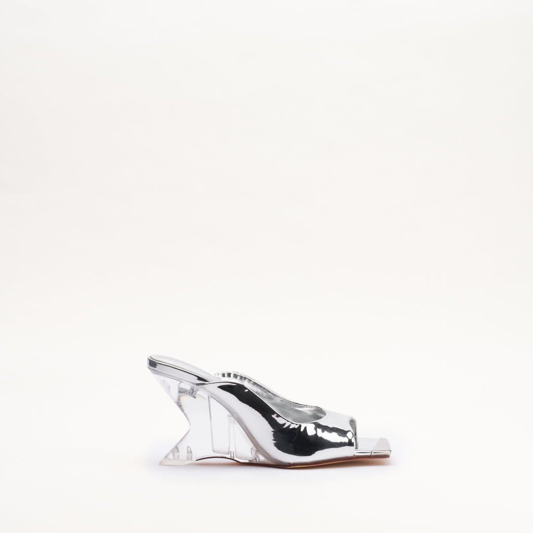 Amber Metallic Silver Womens
