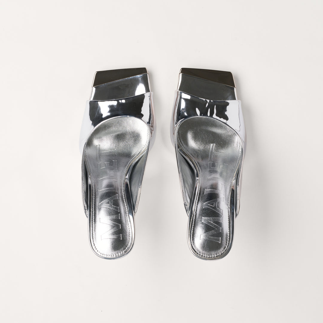 Amber Metallic Silver Womens