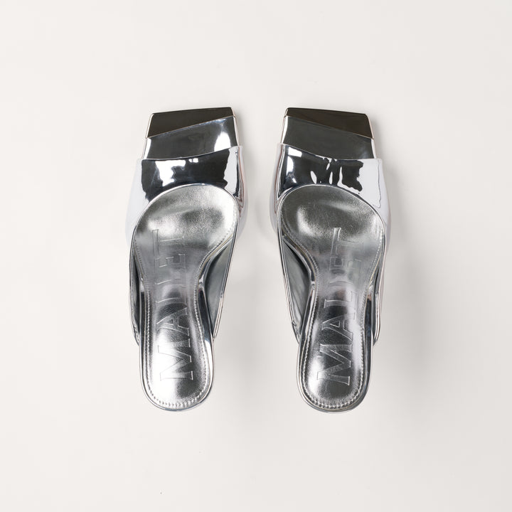 Amber Metallic Silver Womens